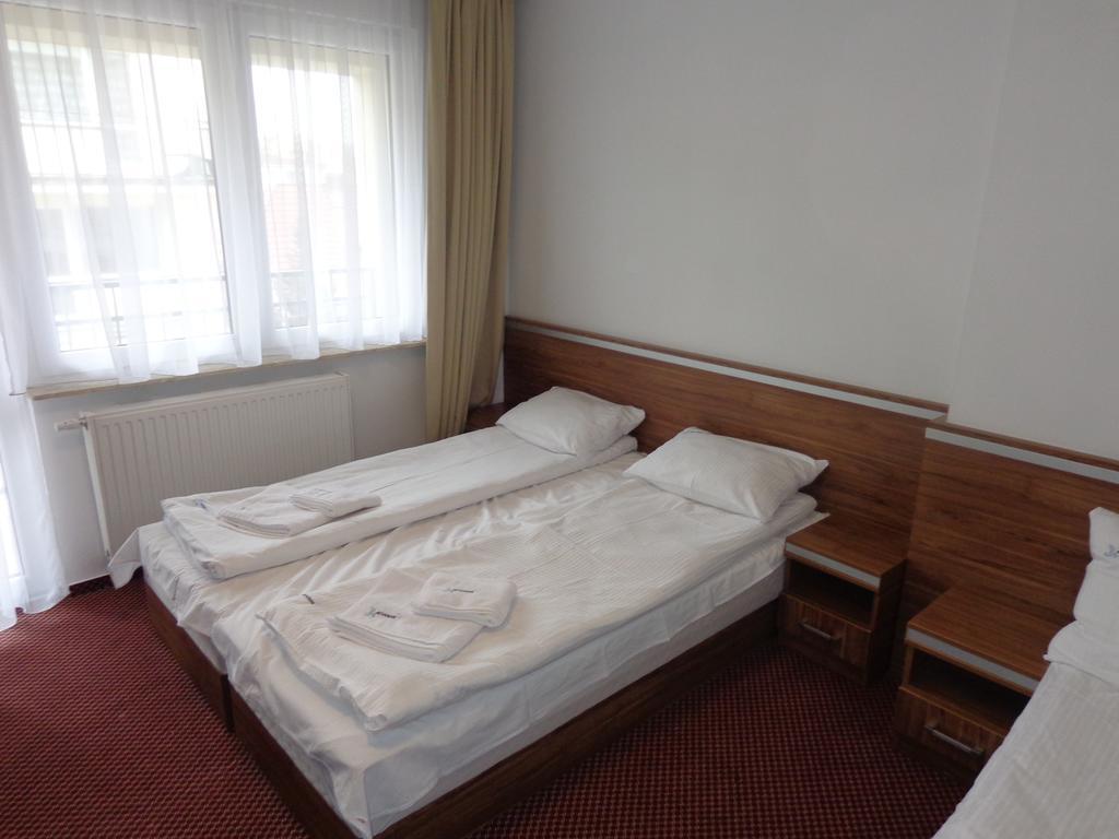 Adamar Jastrzebia Gora Bed and Breakfast Exteriör bild